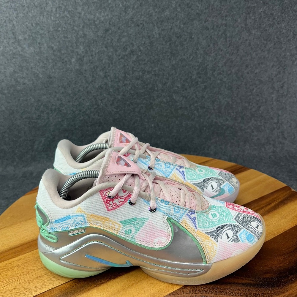 Nike Giannis Immortality 4 GS Monopoly White Silver HV6873-100 Kids 4.5Y Women 6